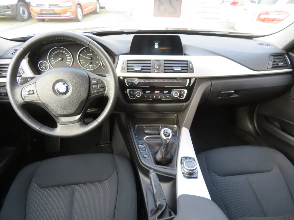 BMW 318 D TOURING*NAVI*PDC*SITZHEIZUNG*LED* Image 8